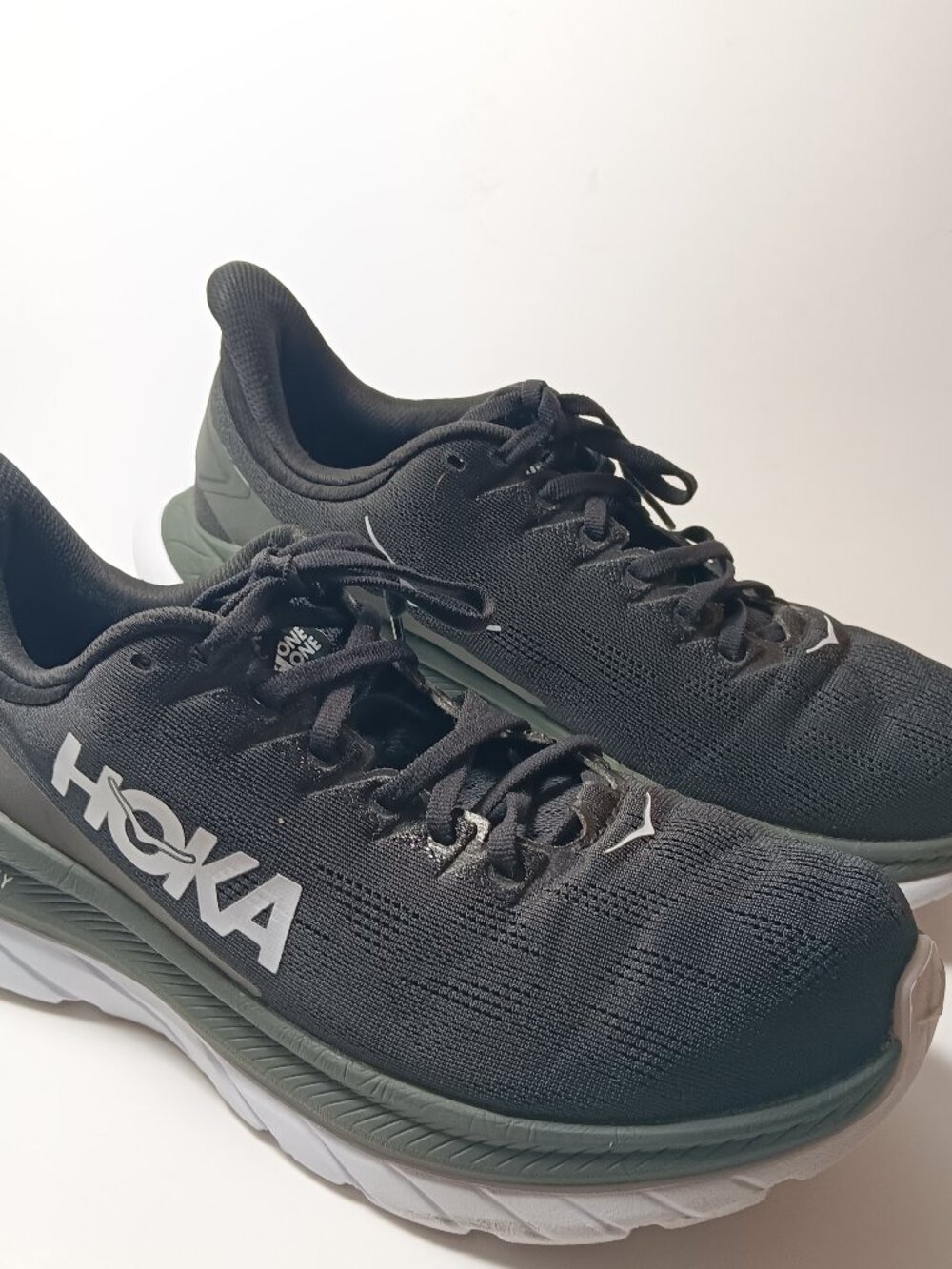 Hoka one one mach 4 mens 8.5 D black running shoes athletic